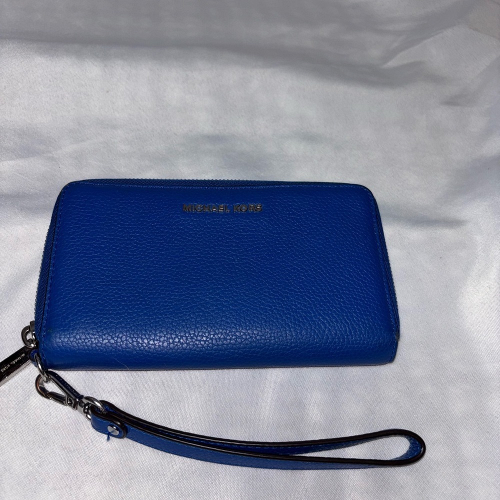 Michael Kors Blue Jet Set Large Pebbled Leather Smartphone Wallet
